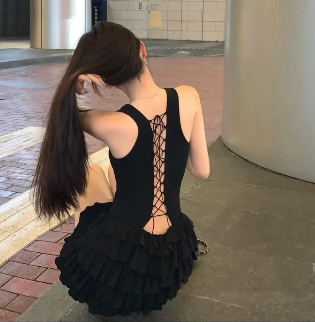Ảnh 6 của Đầm bodycon đen hở lưng ruffle nữ