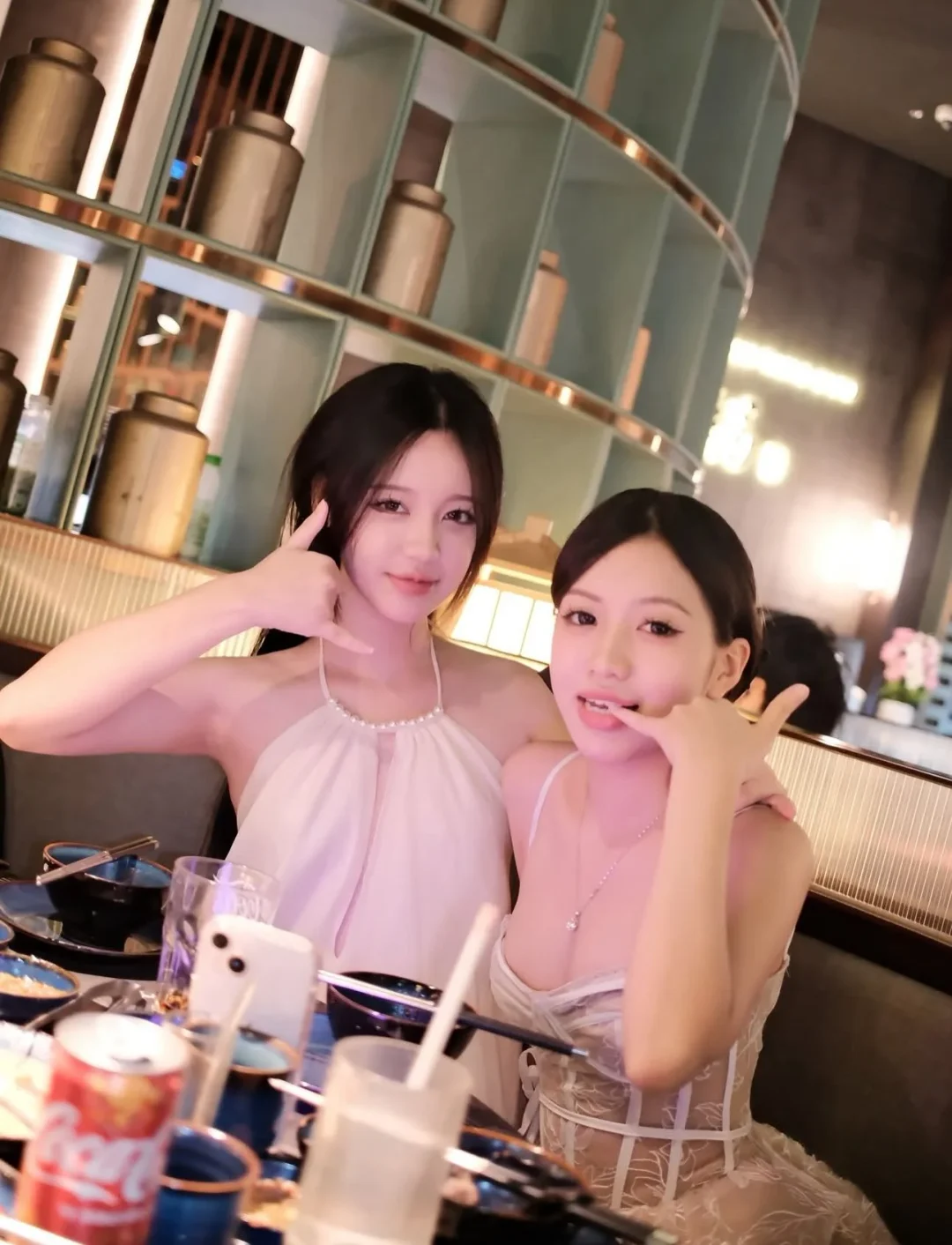 Ảnh 2 của Váy ngắn trắng voan hở lưng nữ