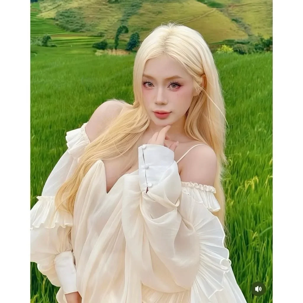 Photo 3 of Áo blouse trễ vai trắng bèo nhún