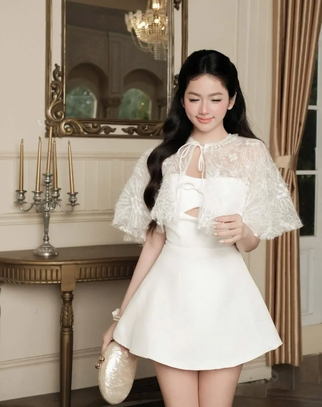 Ảnh 2 của Đầm trắng mini ren nữ sang trọng