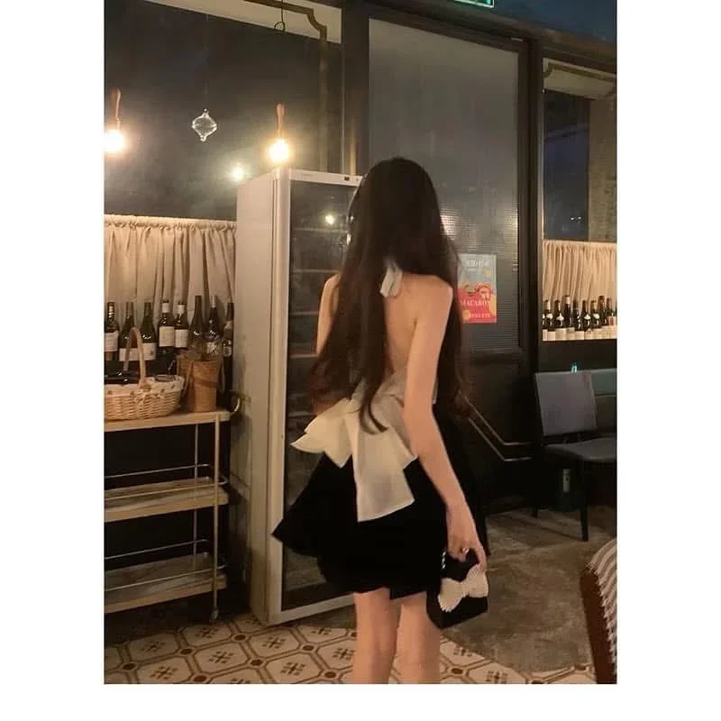 Ảnh 2 của Đầm mini đen phối ren yếm sen hottrend