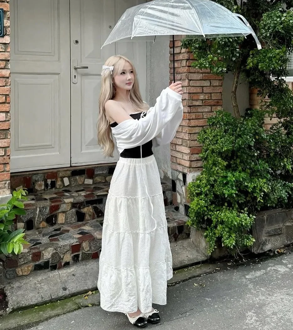 Photo 1 of Set 3 món áo trễ vai chân váy trắng nữ