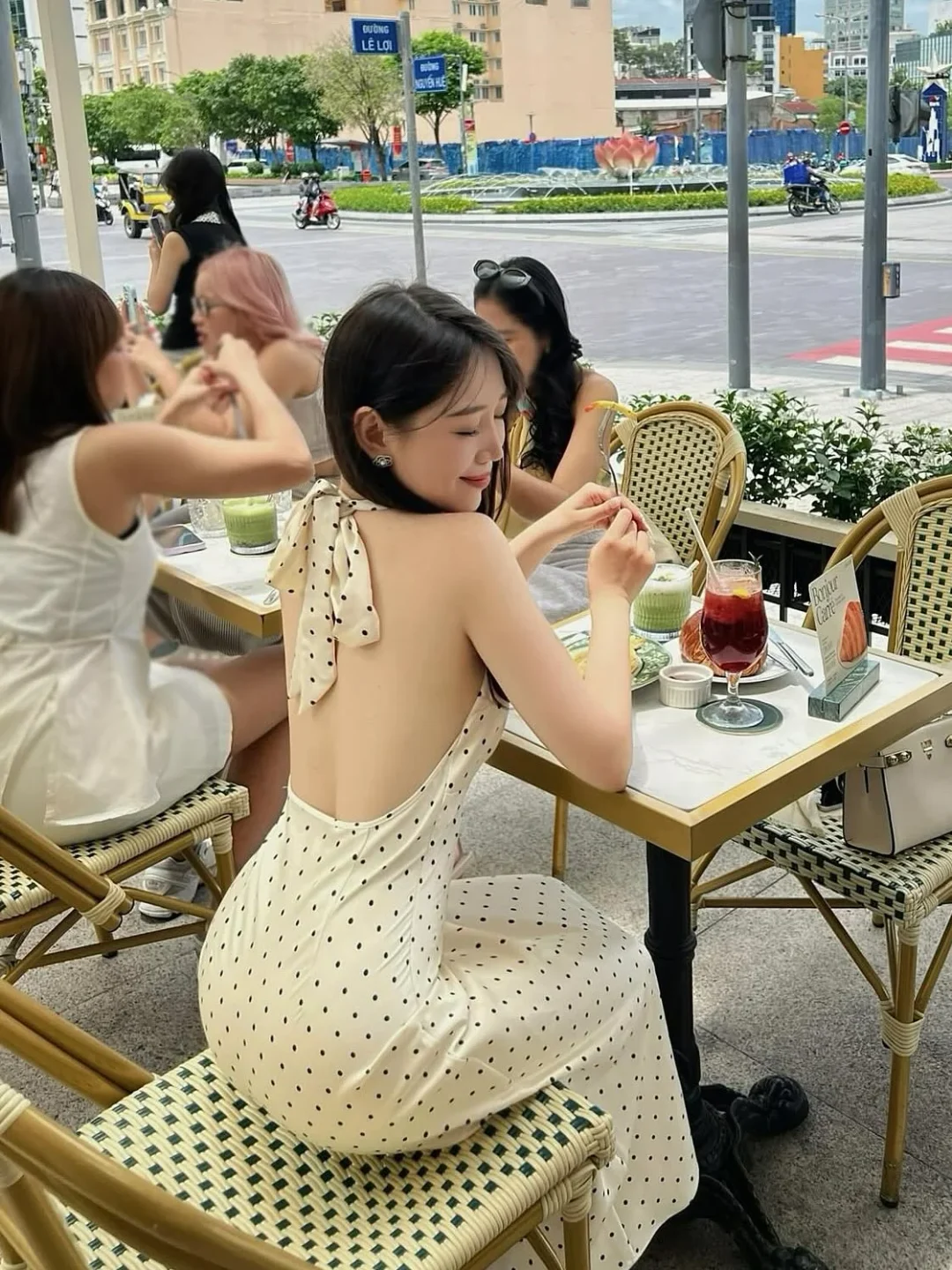 Ảnh 1 của Váy chấm bi lụa hở lưng Dressinsilk