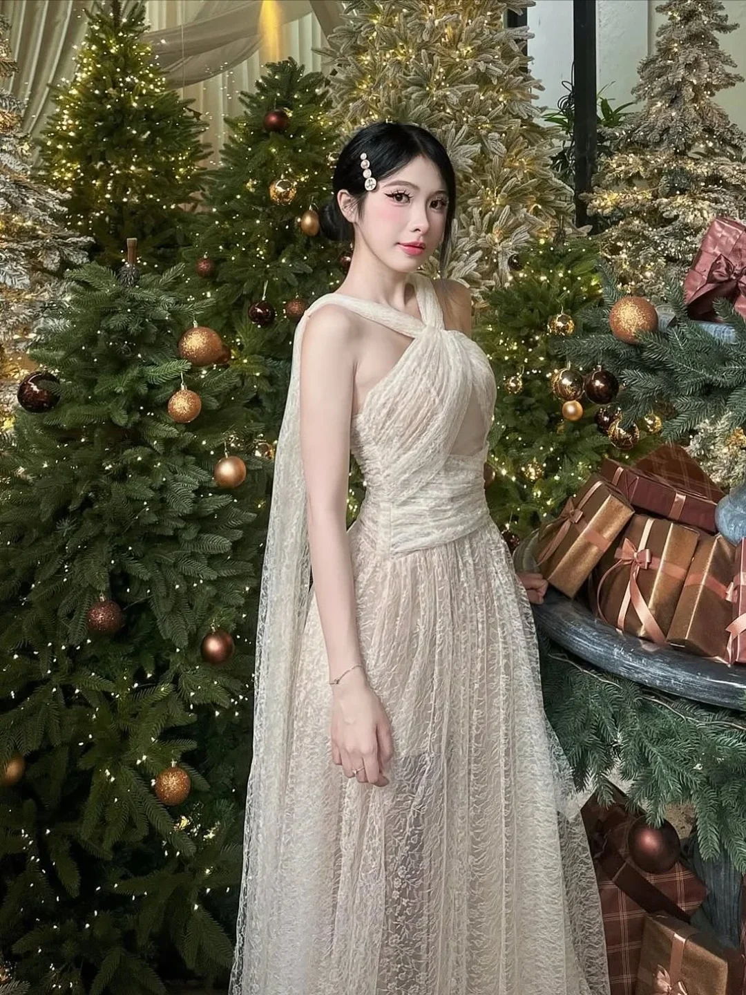 Ảnh 3 của Váy maxi ren be size S nữ