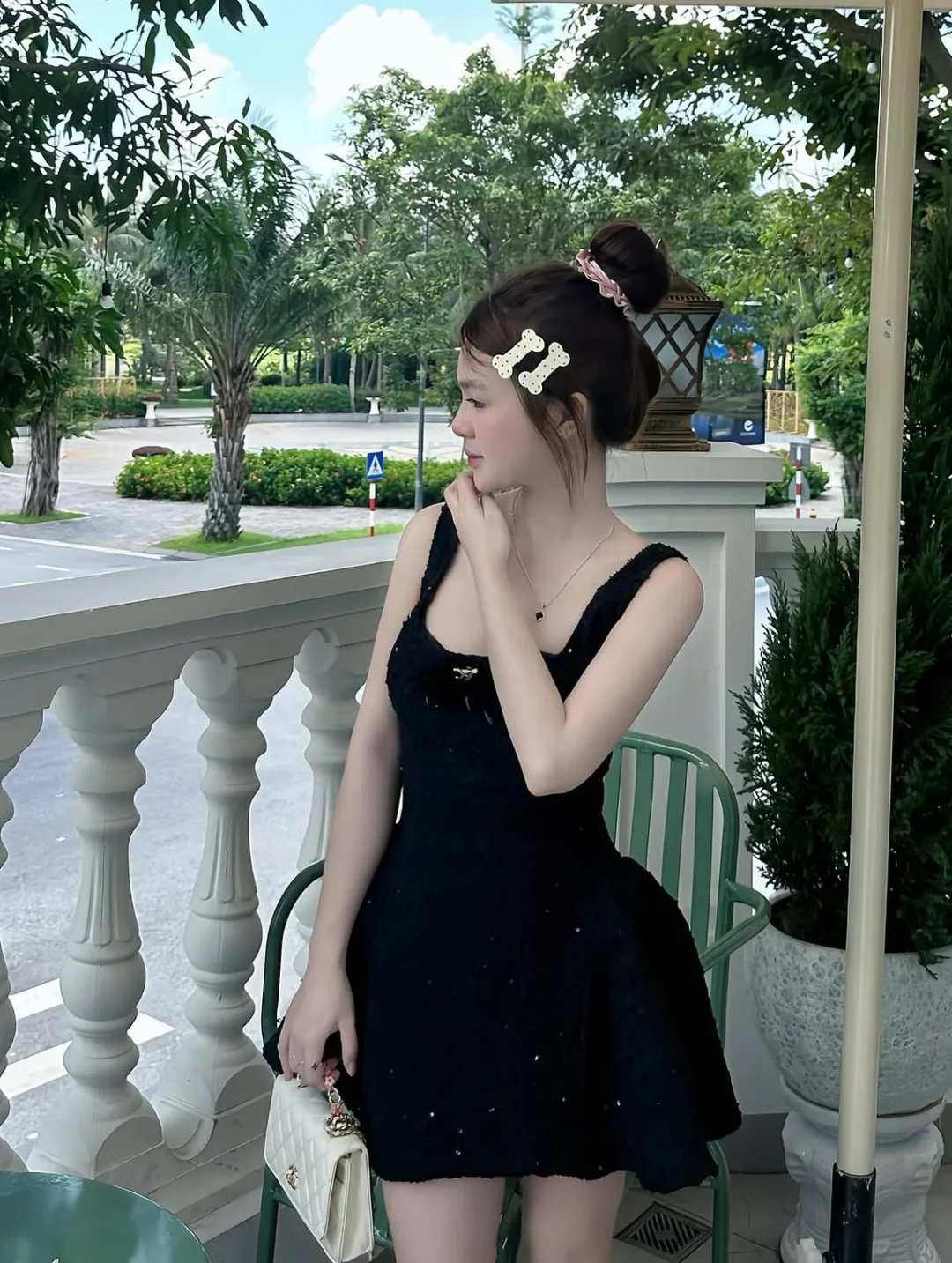 Photo 4 of Đầm mini đen nơ tweed nữ