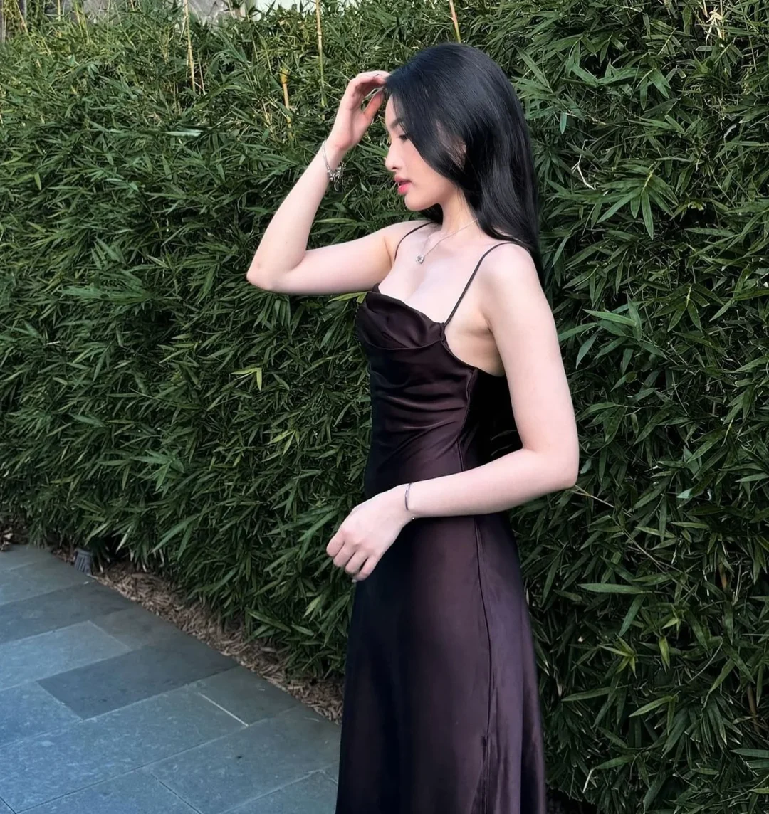 Photo 2 of Đầm maxi satin nâu tây size S