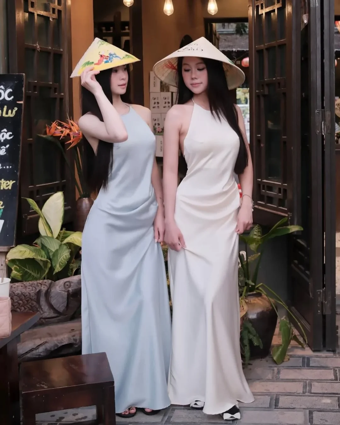 Ảnh 1 của Váy maxi lụa hai dây xanh baby kem