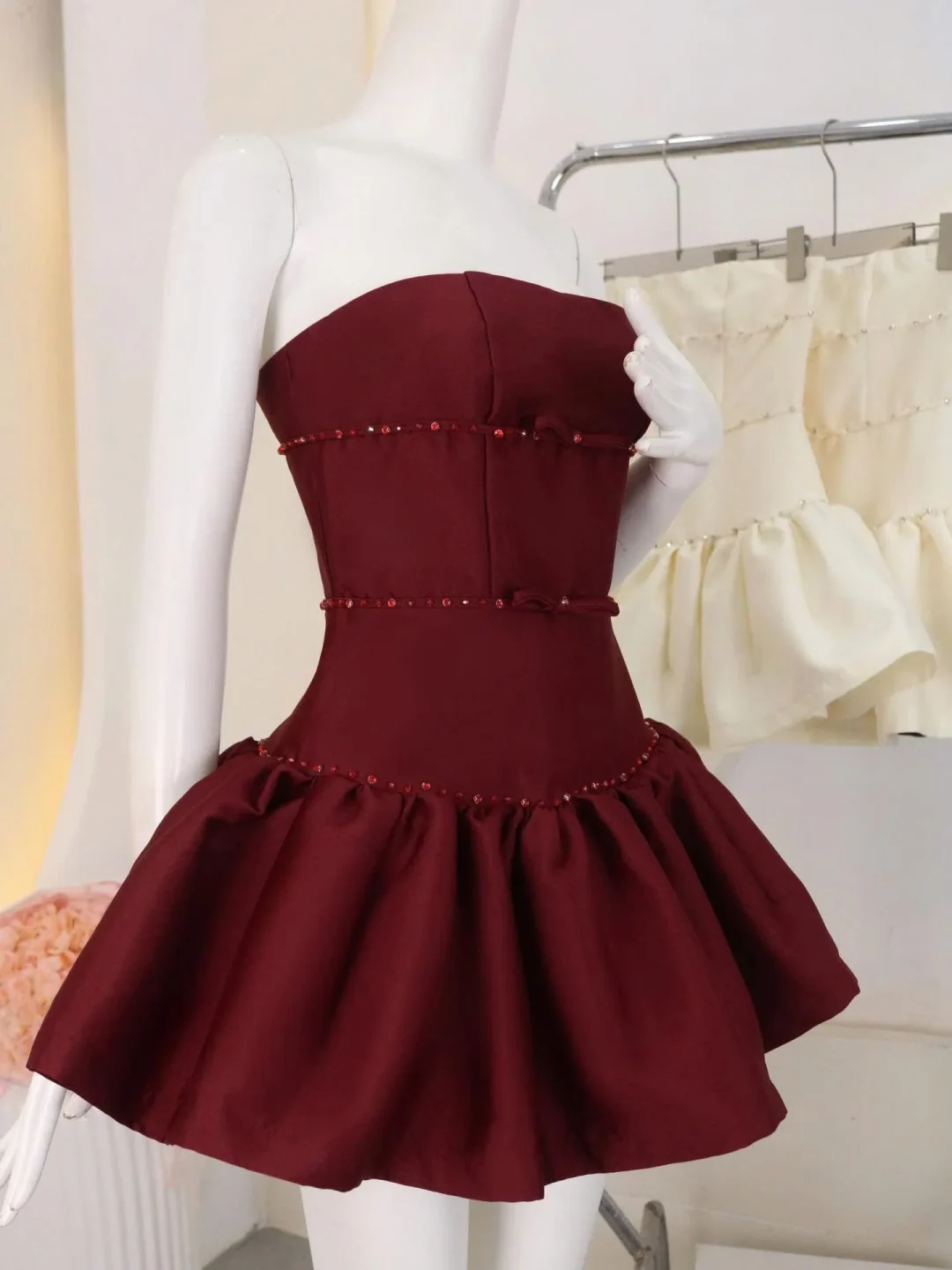 Ảnh 5 của Đầm ngắn cúp ngực đỏ đô size S