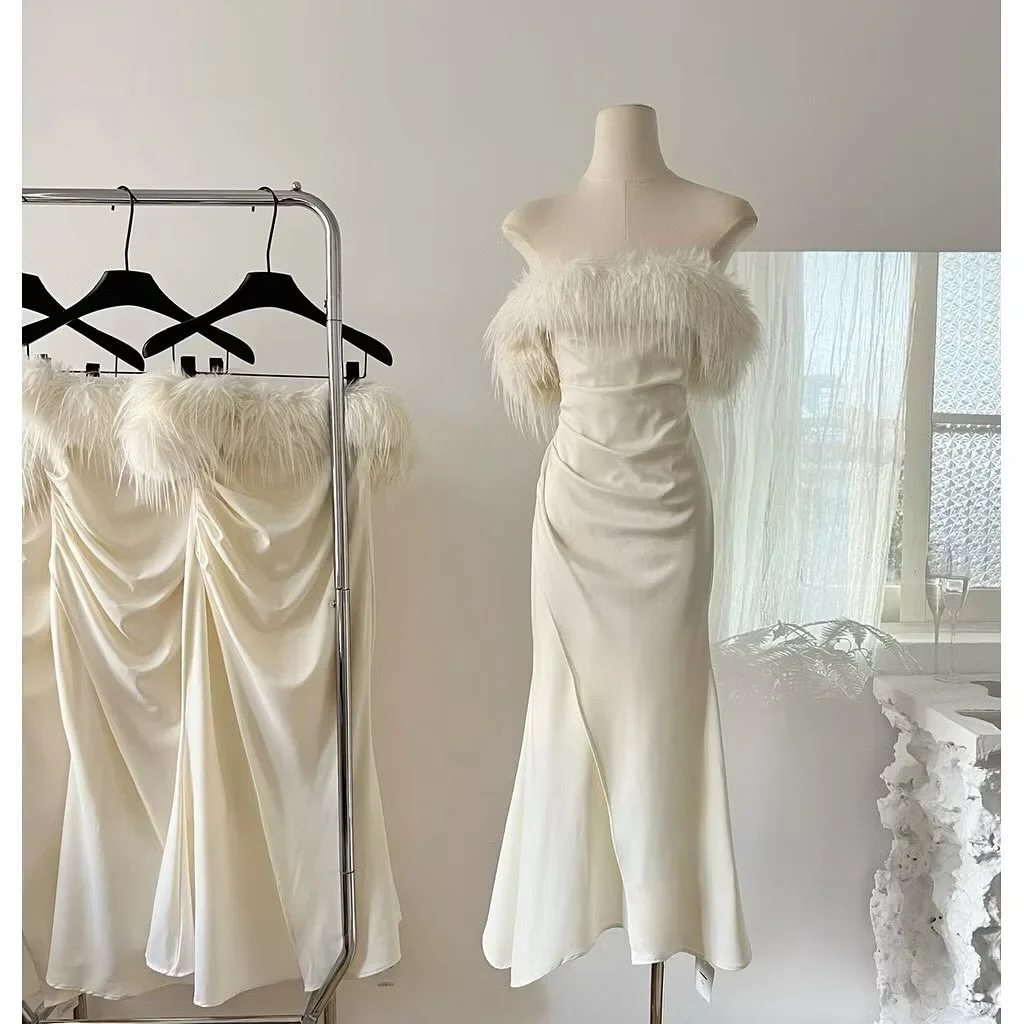 Ảnh 1 của Váy dạ hội trắng lông vũ nữ