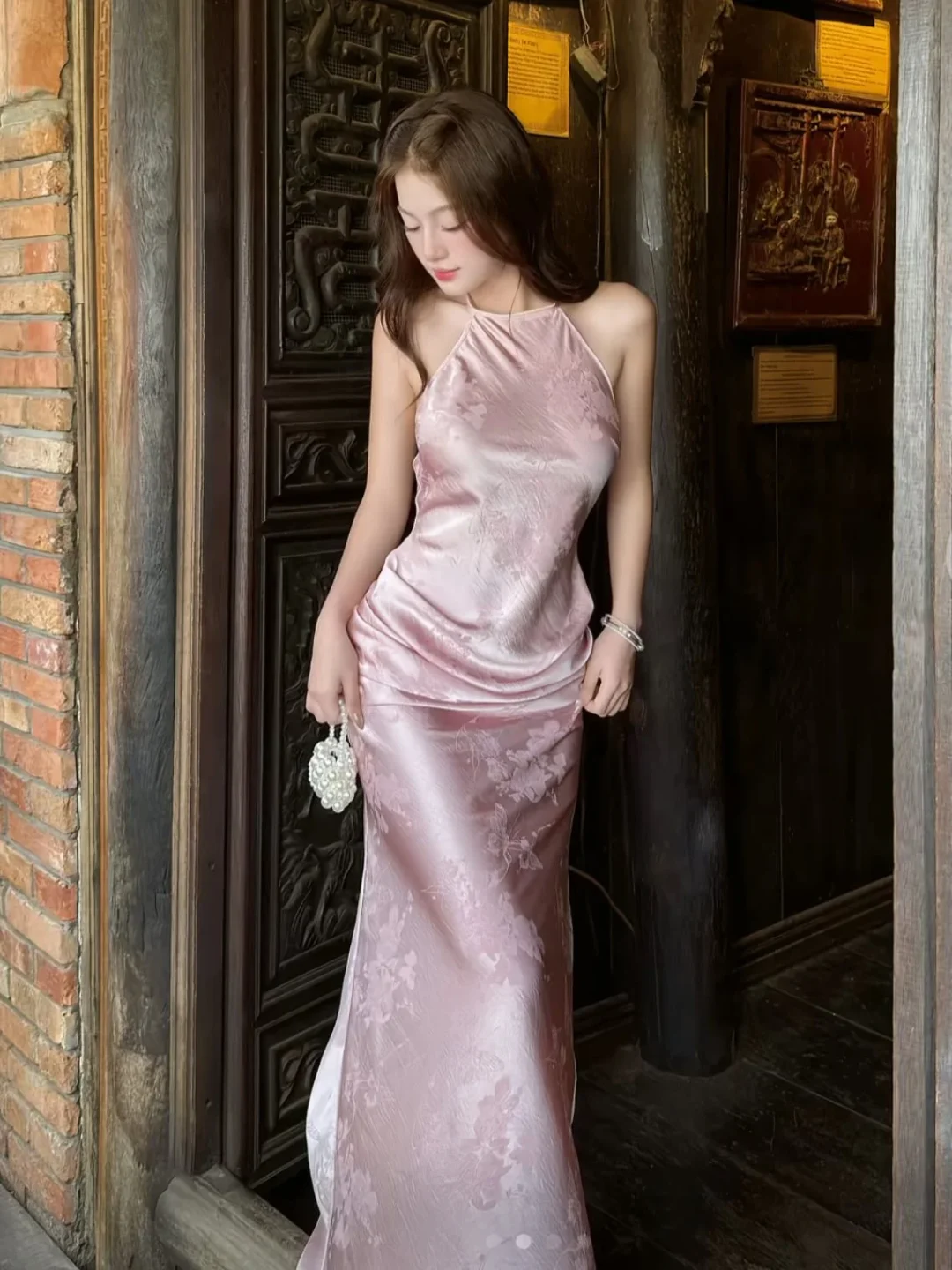 Ảnh 2 của Đầm maxi nhung halter hồng pastel size S