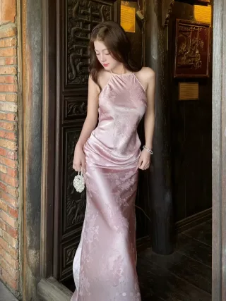 Ảnh 2 của Đầm maxi nhung halter hồng pastel size S