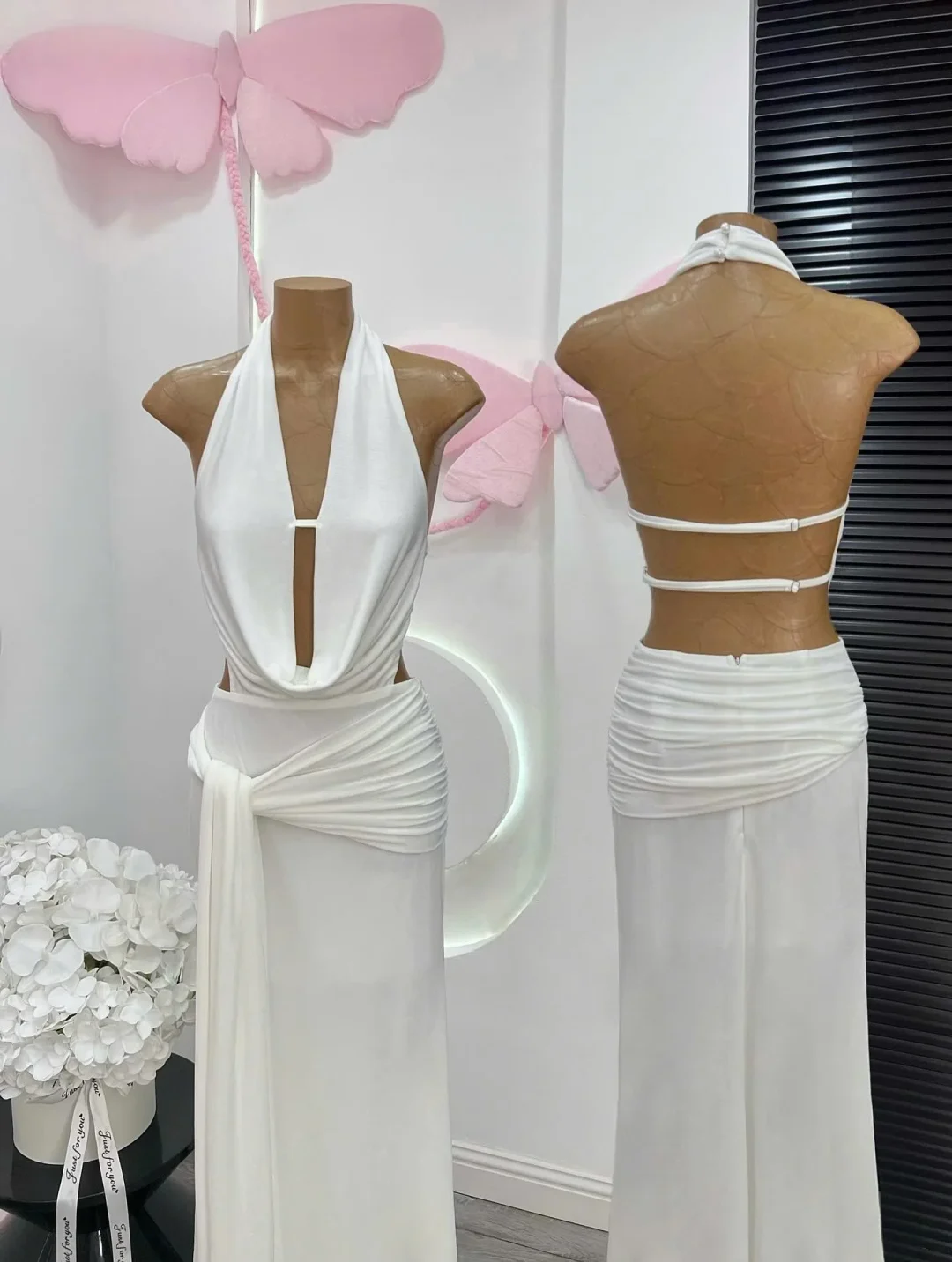 Ảnh 6 của Đầm dài lụa kem halter nữ sang trọng