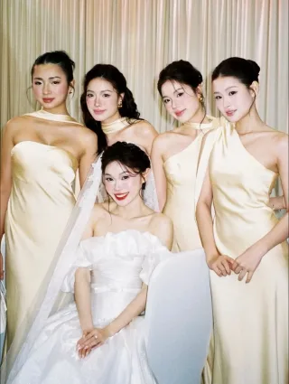 Photo 2 of Đầm dạ hội lụa kem một vai size S