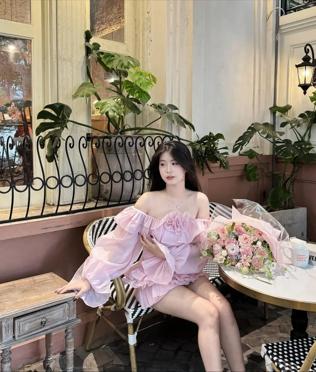 Ảnh 5 của Đầm hồng trễ vai tay phồng satin nữ