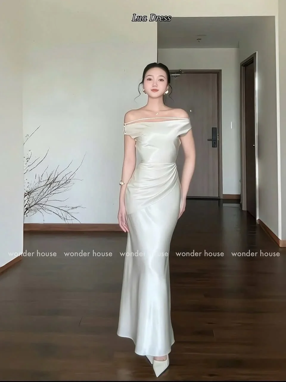 Ảnh 1 của Váy lụa trễ vai trắng sang trọng
