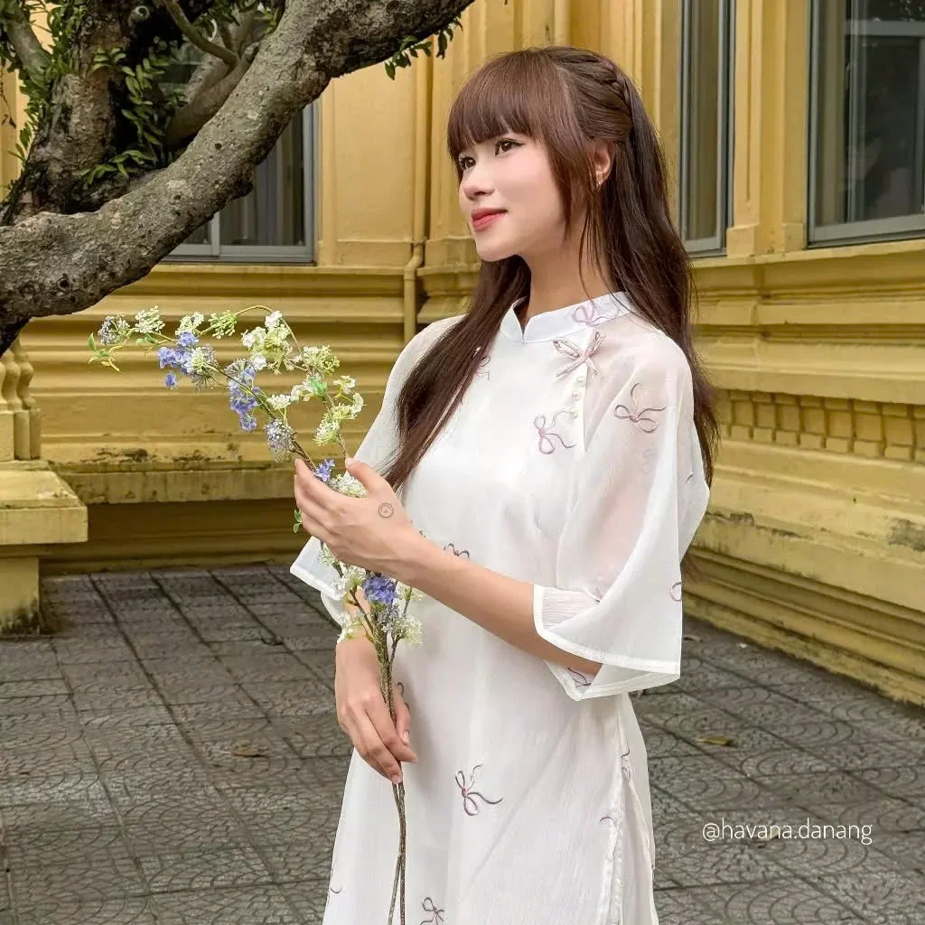 Photo 1 of Áo dài trắng thêu nơ nữ tính