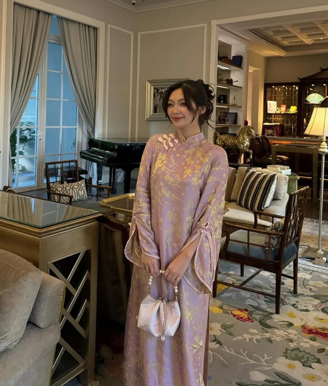 Ảnh 5 của Áo dài lụa tím thêu vàng nữ