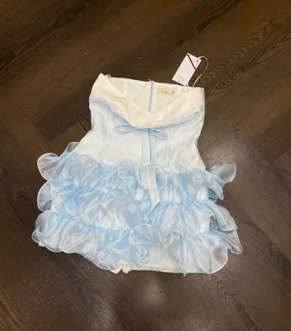 Ảnh 4 của Set corset trắng chân váy bèo xanh pastel