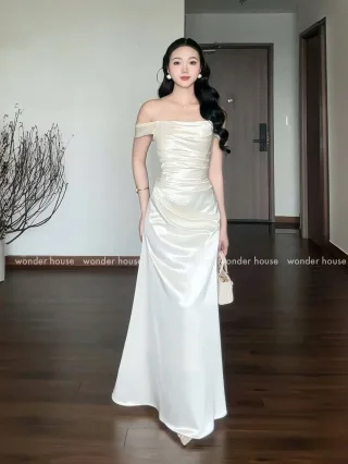 Photo 2 of Đầm satin trễ vai dài màu kem