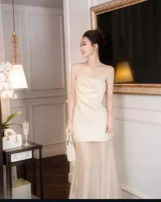 Ảnh 3 của Đầm lụa kem không dây vai size M