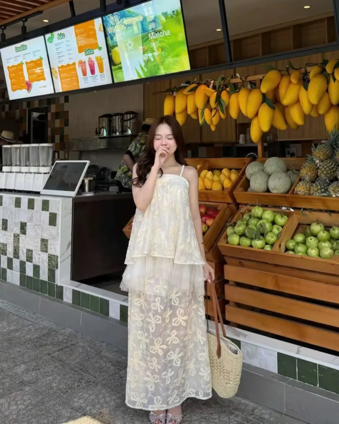 Photo 1 of Váy maxi ren trắng kem hai dây nữ