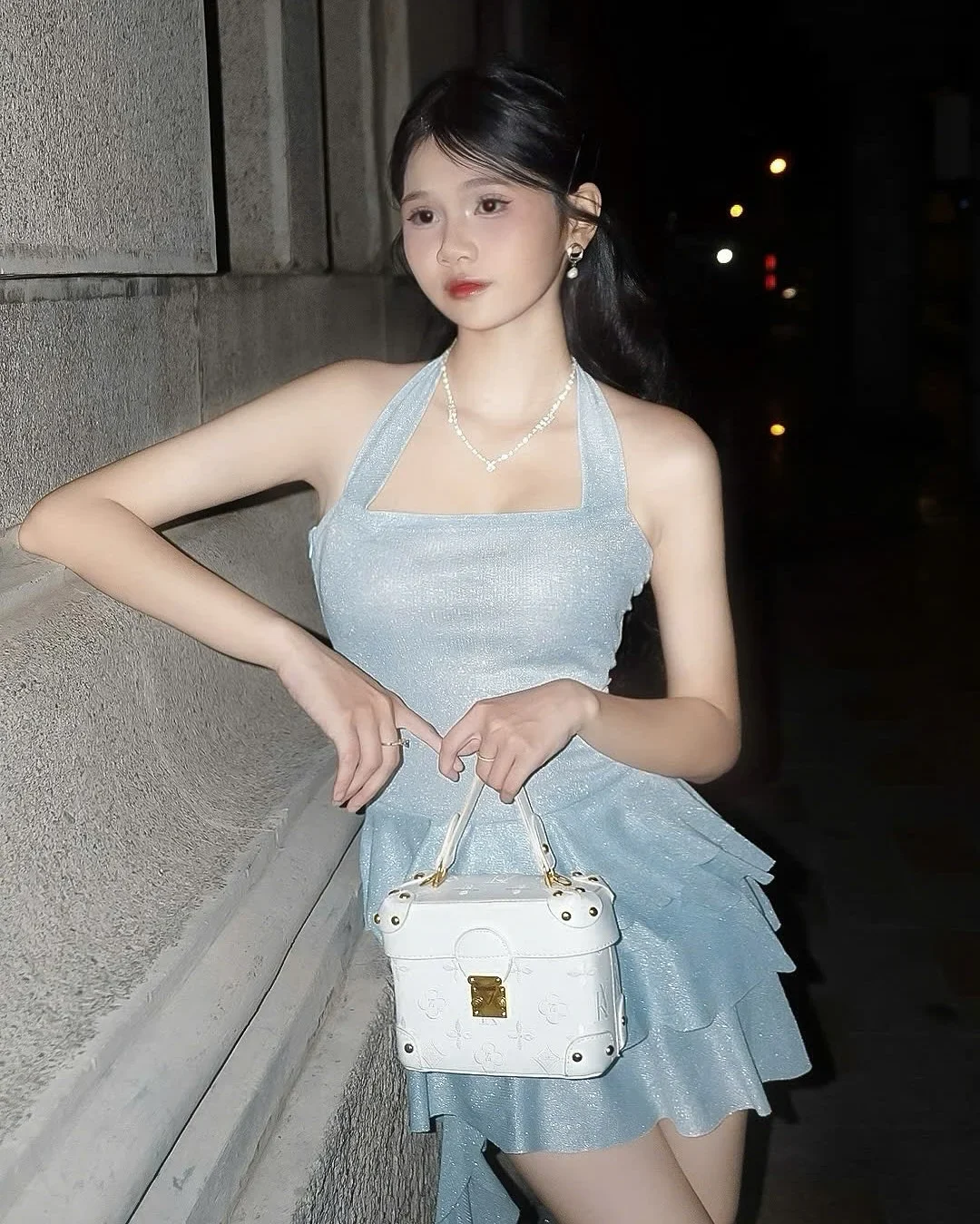 Photo 3 of Đầm halter kim tuyến xanh nhạt size S/M