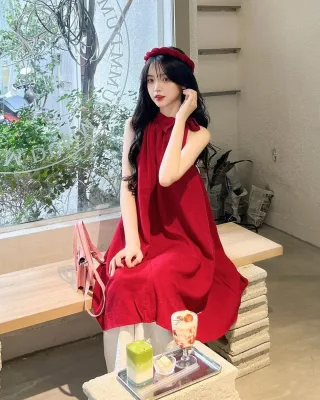 Photo 1 of Yếm đỏ trơn freesize nữ đơn giản