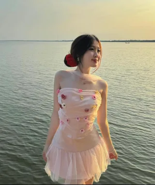 Photo 2 of Set áo corset chân váy voan hồng size M