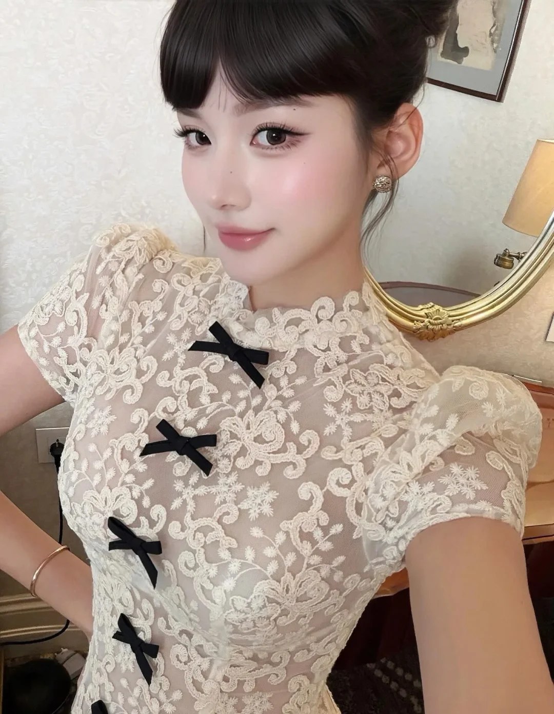 Photo 7 of Đầm ren trắng ngắn tay Chouchou size M