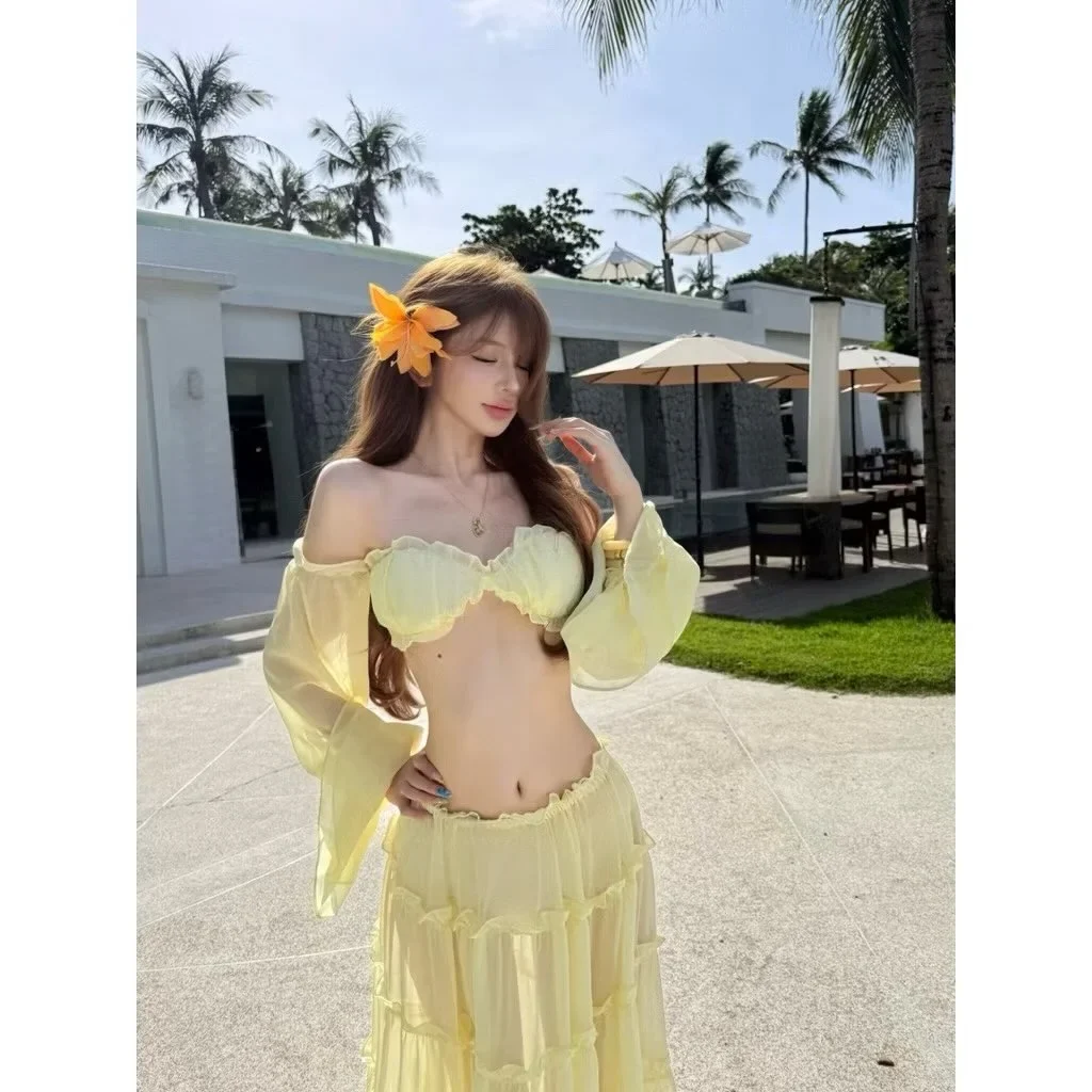 Ảnh 1 của Set áo trễ vai vàng nhạt phong cách boho