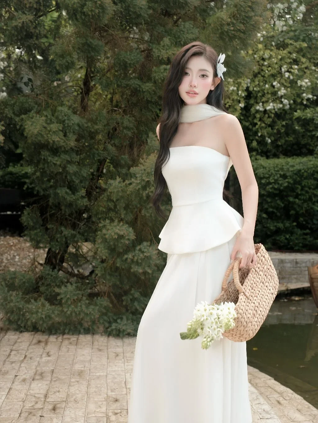 Ảnh 4 của Váy maxi trắng trễ vai nữ tính