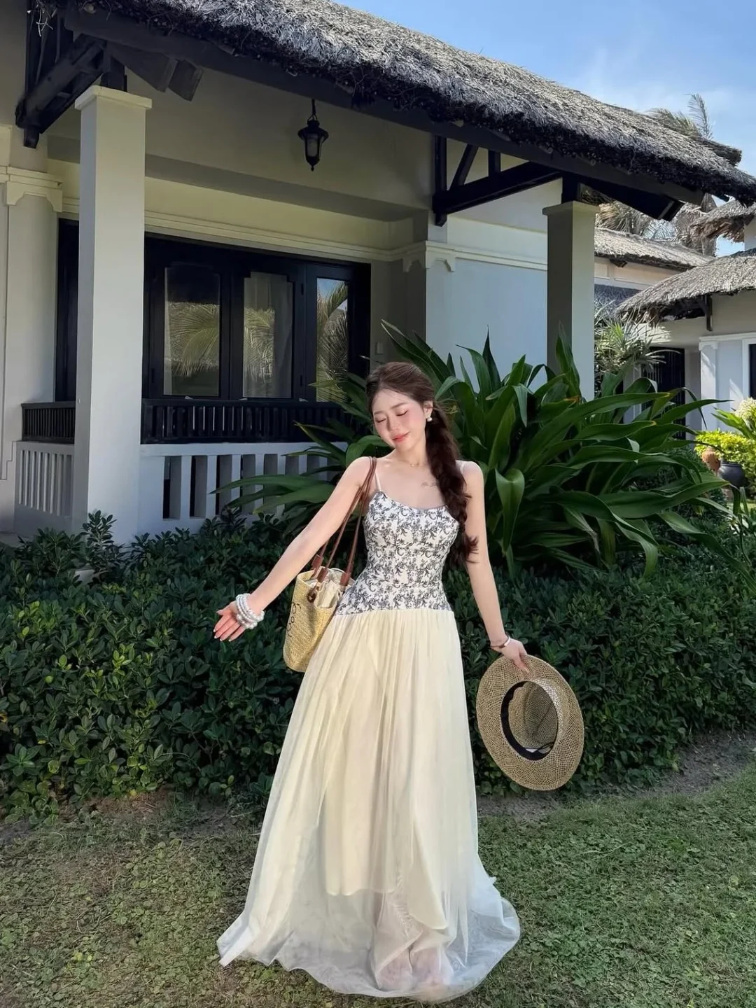Ảnh 1 của Váy maxi hai dây hoa văn voan kem nữ