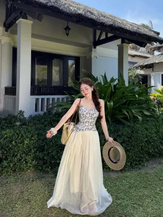 Ảnh 1 của Váy maxi hai dây hoa văn voan kem nữ