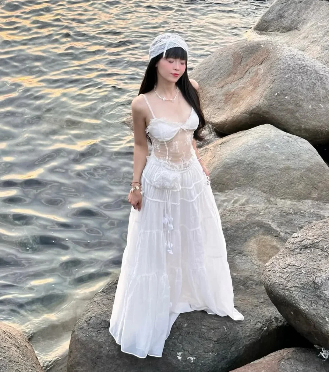 Photo 3 of Váy maxi trắng voan boho nữ