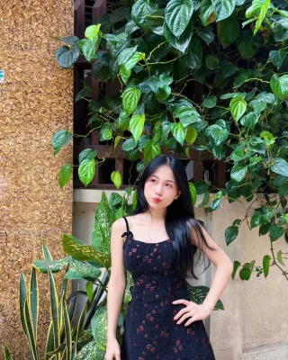 Ảnh 1 của Đầm maxi hai dây hoa đỏ nữ