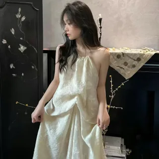 Ảnh 4 của Đầm maxi trắng hở lưng cho thuê