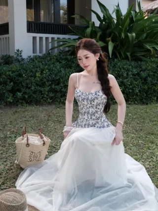 Ảnh 3 của Váy maxi hai dây hoa văn voan kem nữ