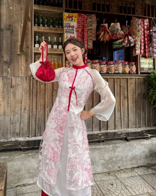 Photo 2 of Áo dài trắng đỏ truyền thống nữ