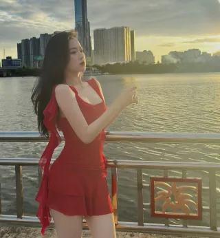 Ảnh 2 của Đầm đỏ mini bèo vai nữ size S M