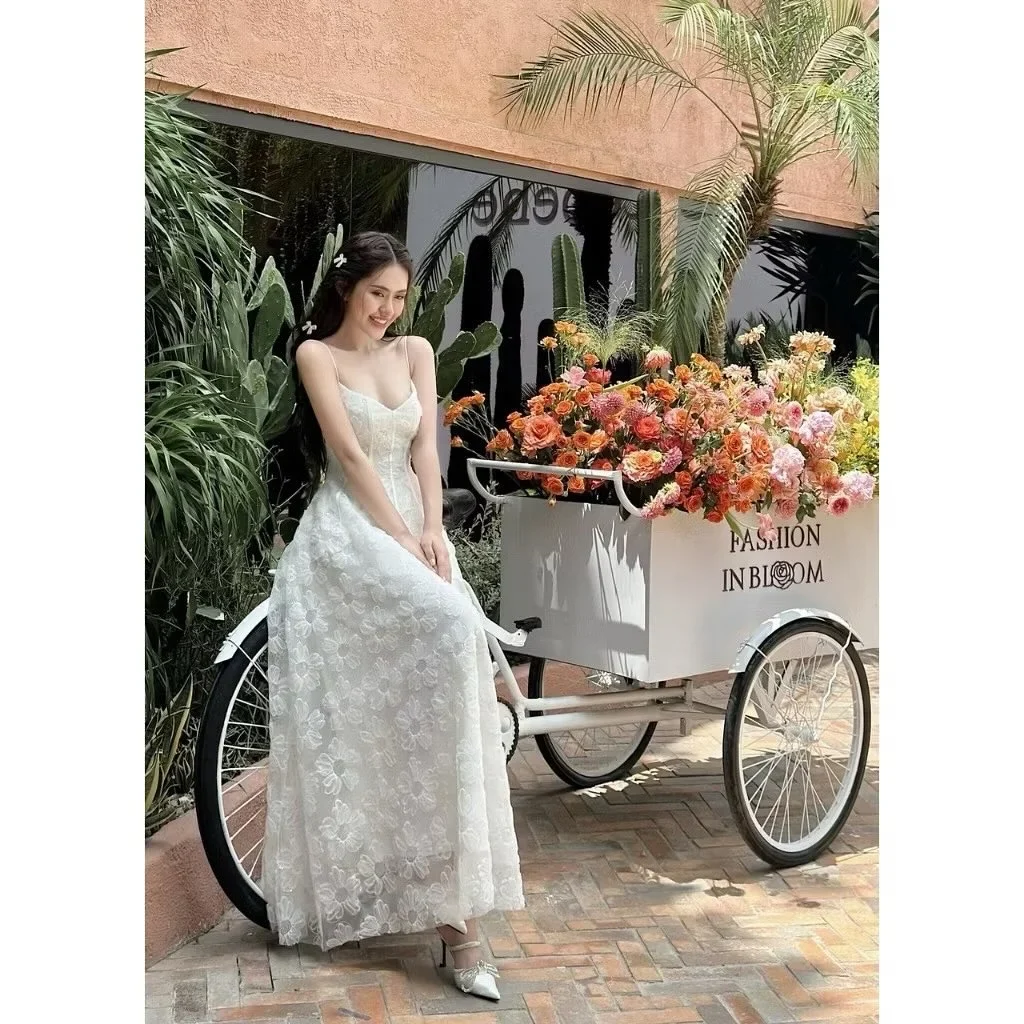 Photo 4 of Váy maxi trắng thêu hoa nữ