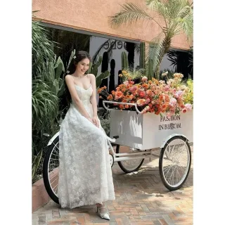 Photo 4 of Váy maxi trắng thêu hoa nữ