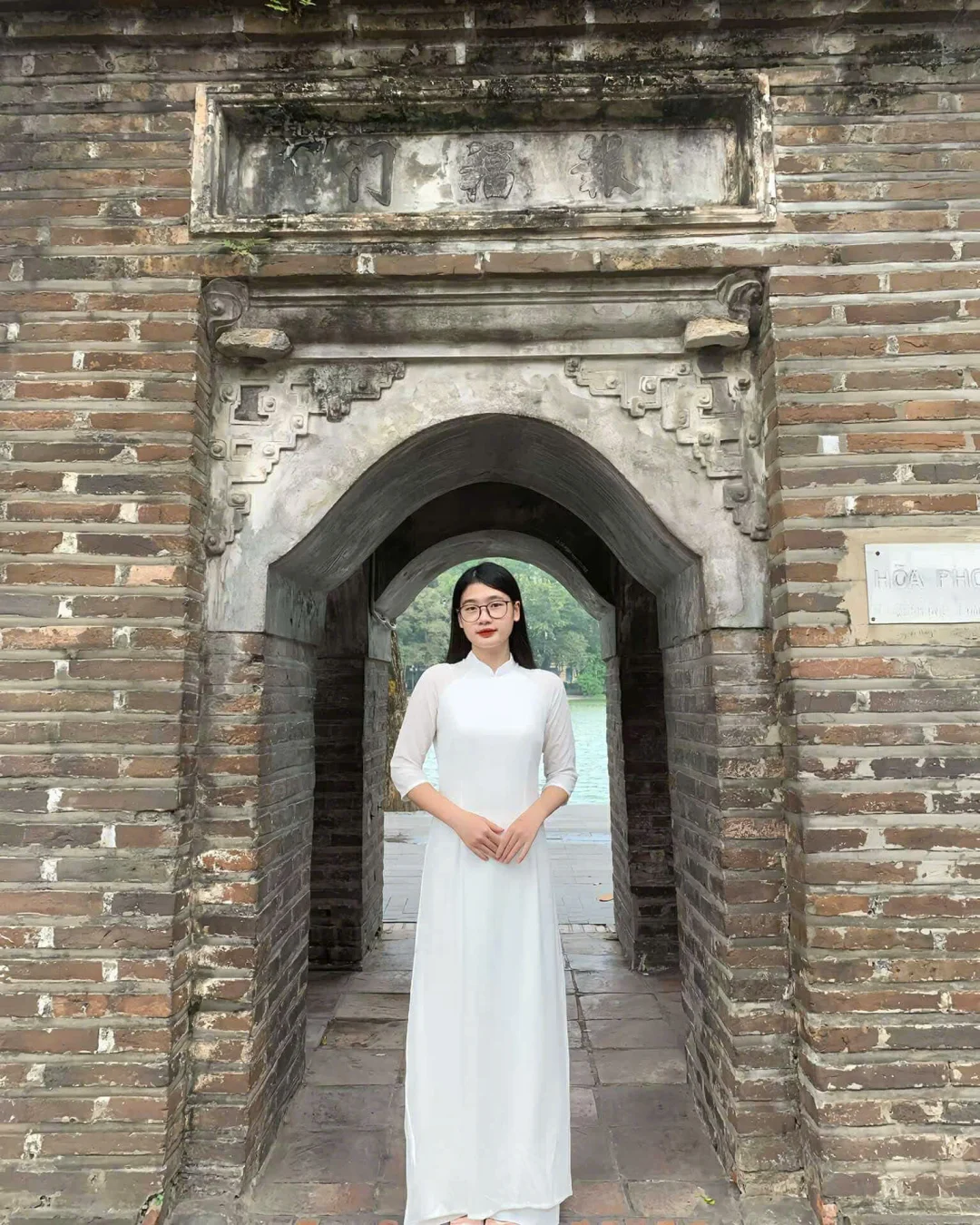 Ảnh 1 của Áo dài trắng truyền thống nữ cho thuê