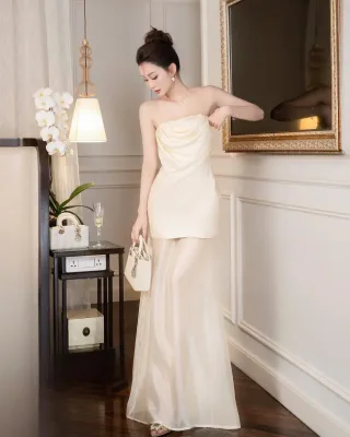 Ảnh 1 của Đầm lụa kem không dây vai size M