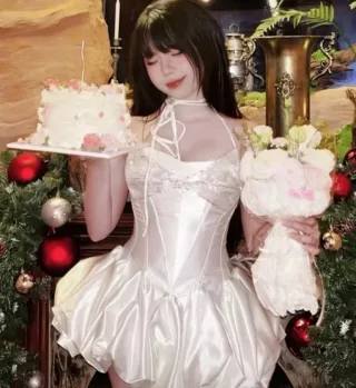 Photo 4 of Váy tiệc corset mini lụa kem nữ