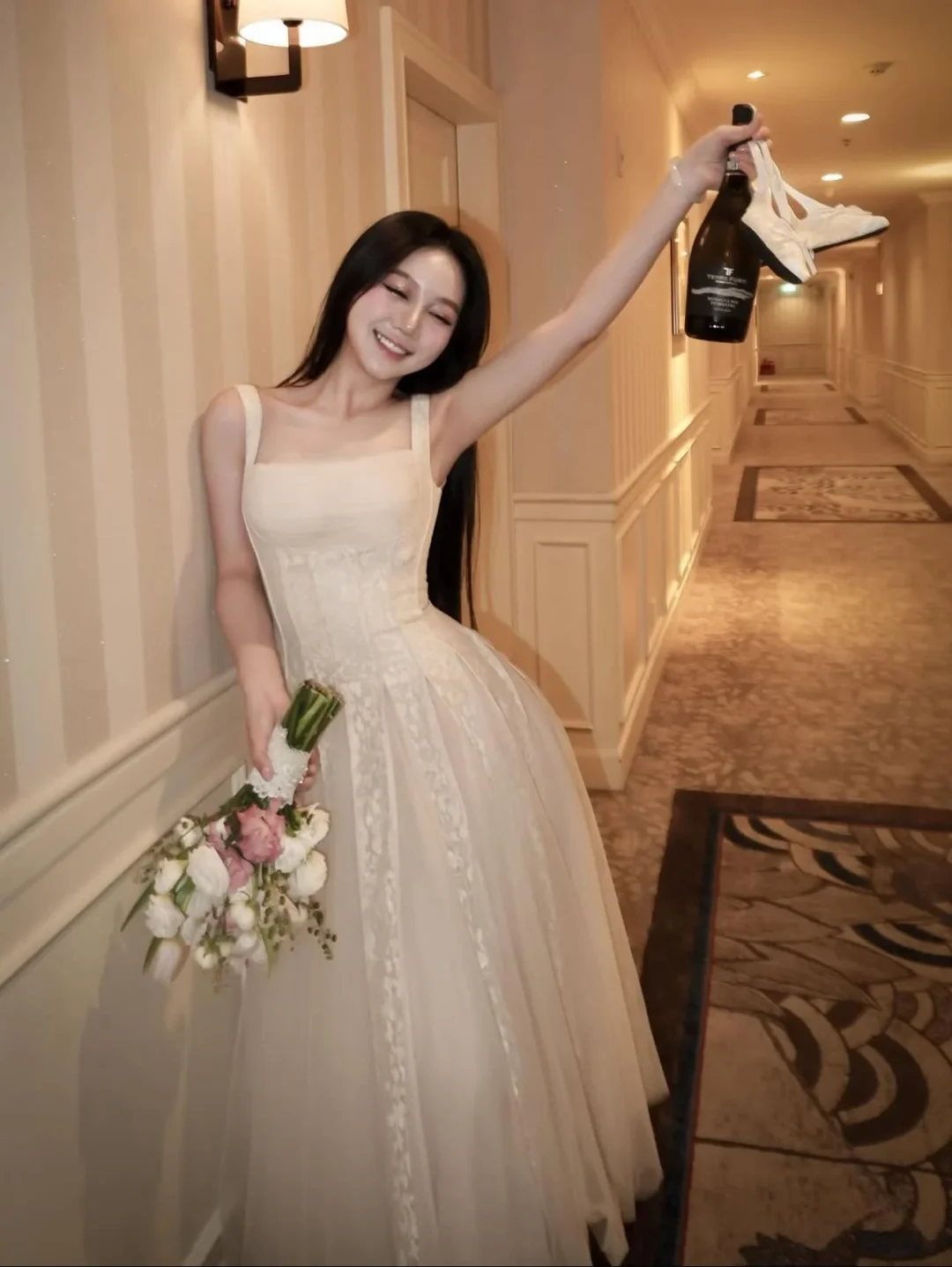 Ảnh 2 của Váy cưới tulle trắng phong cách công chúa