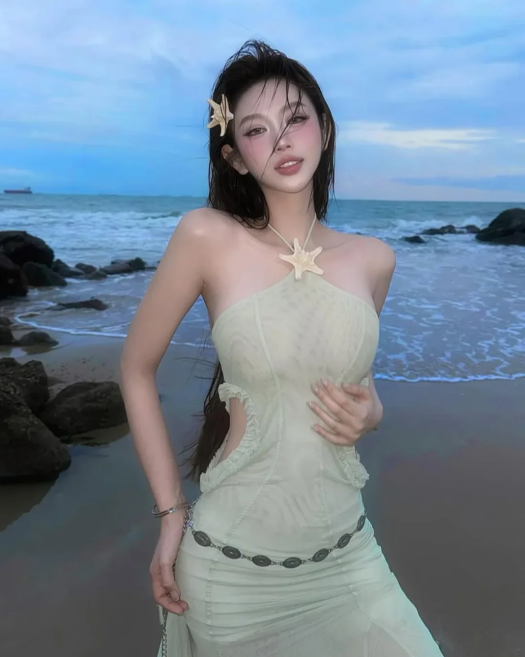Ảnh 4 của Váy maxi xanh mint cut-out voan nữ