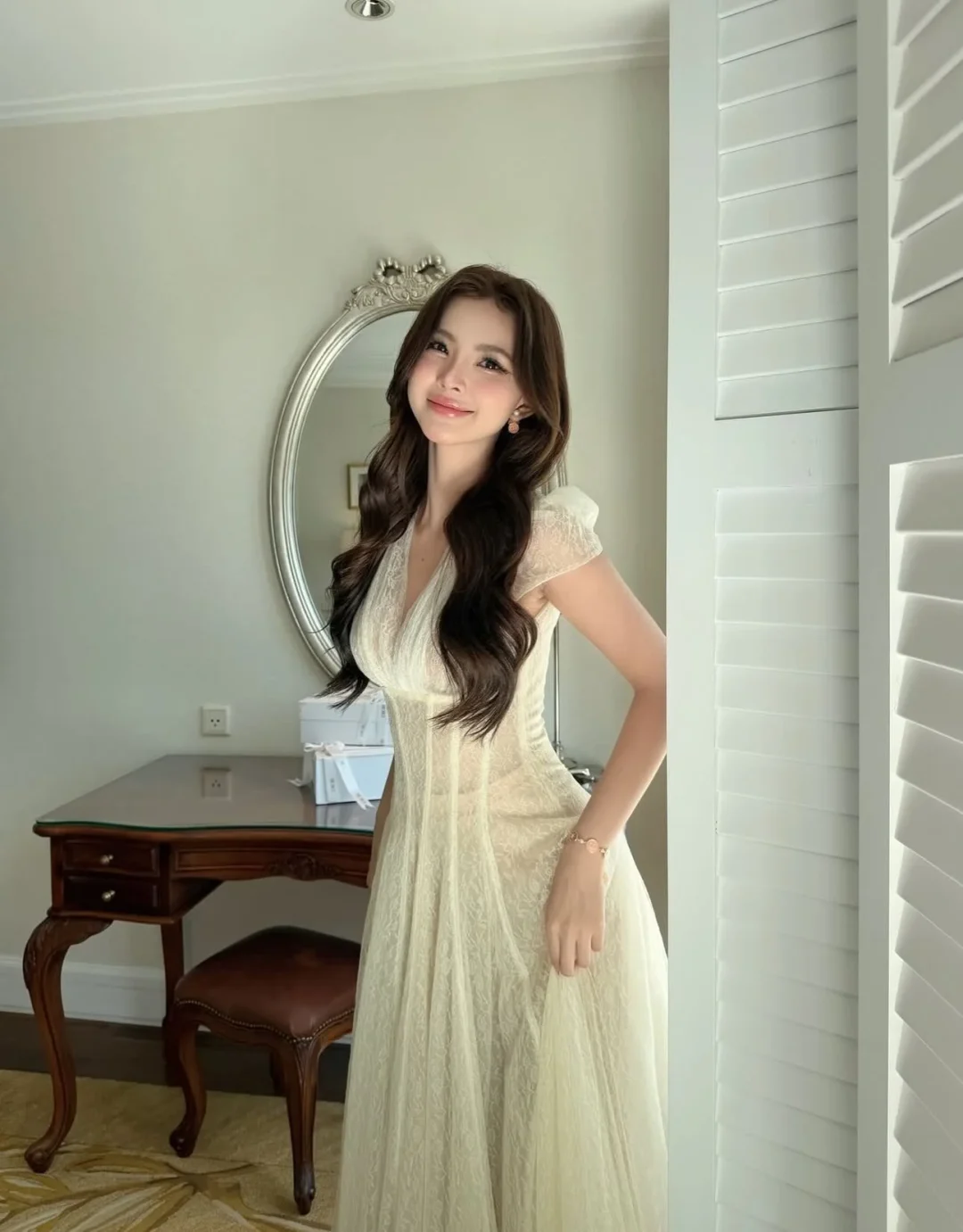 Photo 5 of Váy maxi ren vintage màu kem nữ