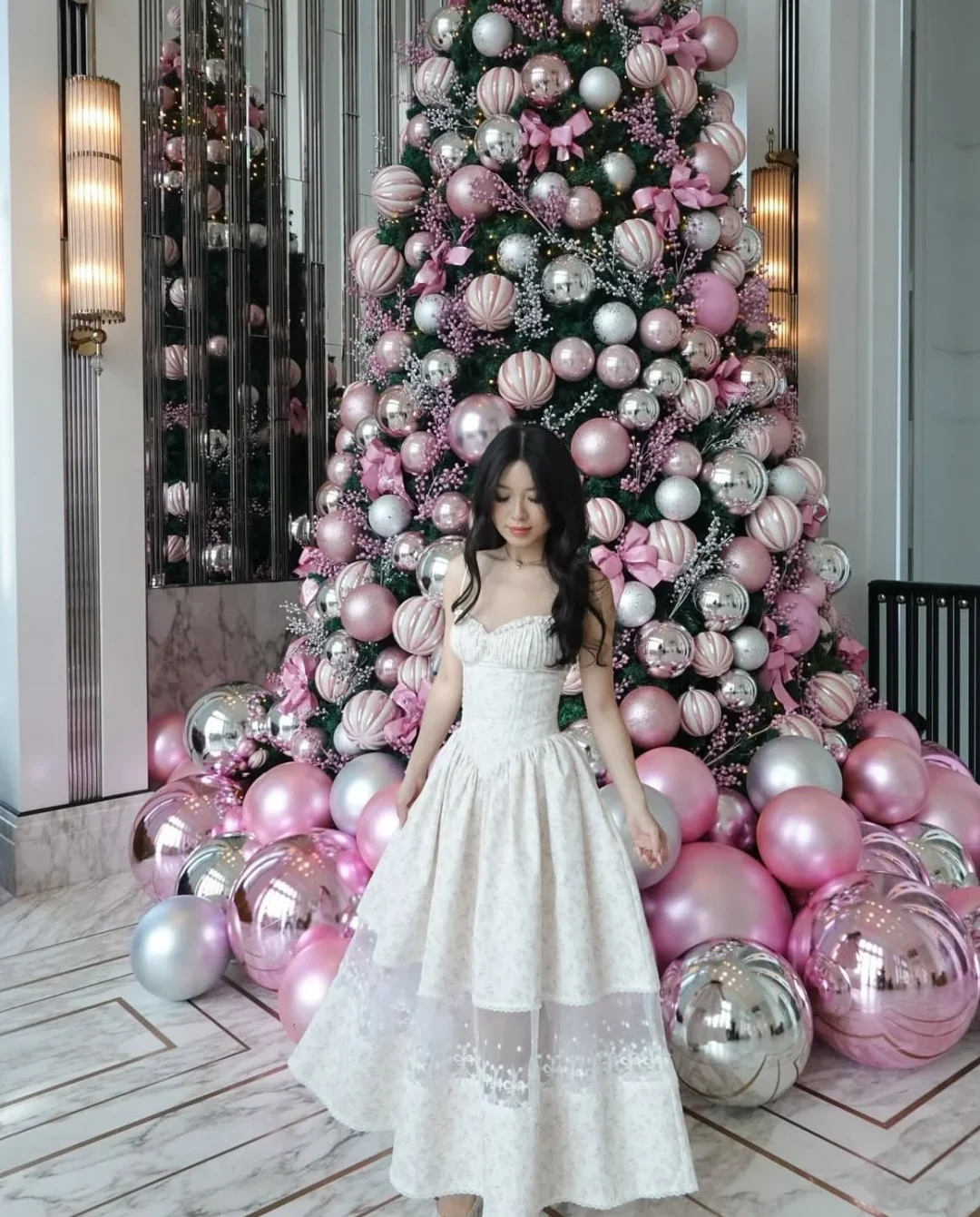 Photo 1 of Váy trắng ren xòe dự tiệc nữ size M