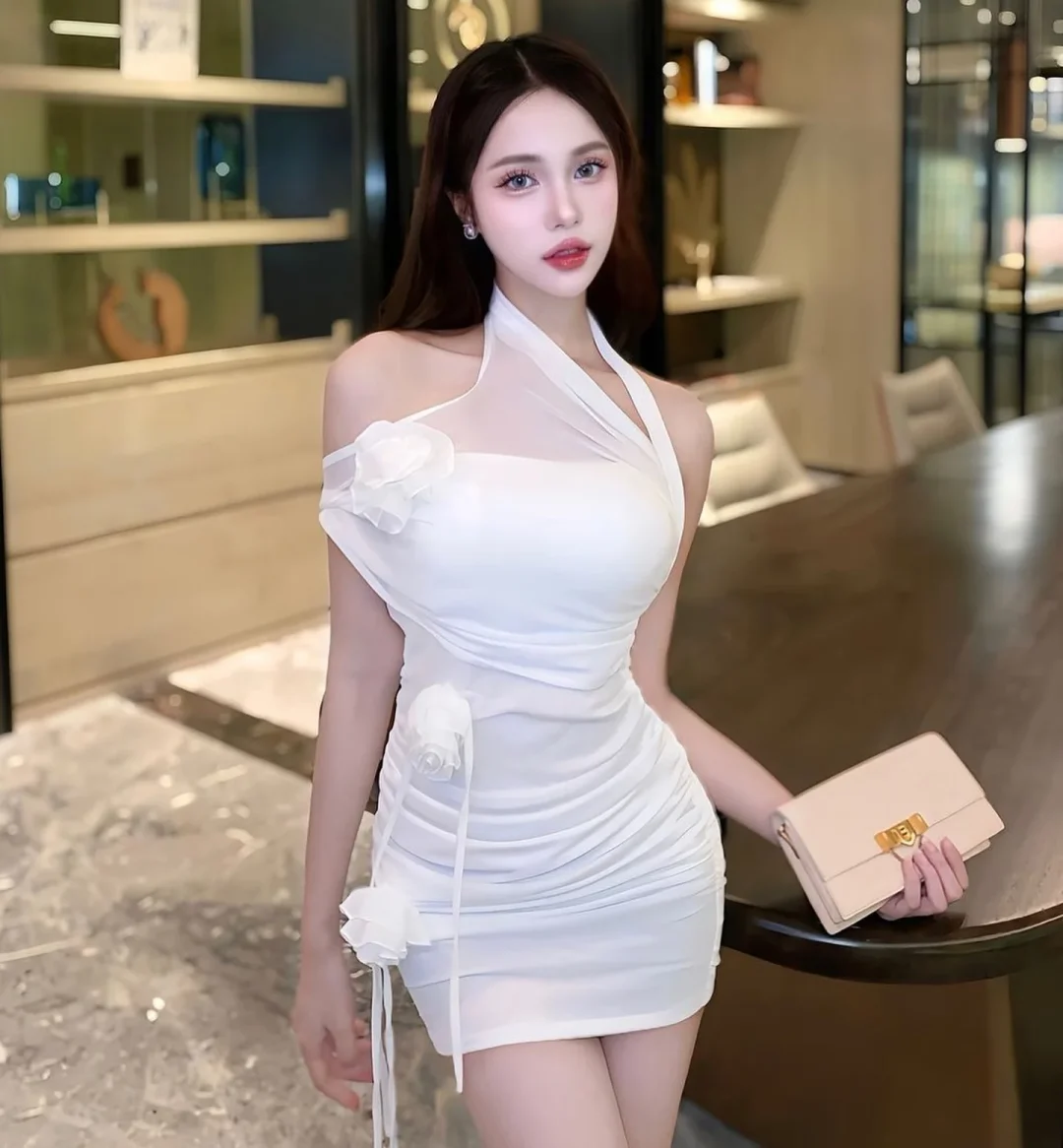 Photo 3 of Đầm trắng ngắn lệch vai nữ tính