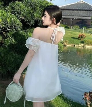 Photo 2 of Váy trắng hở vai nơ Juky dress size S